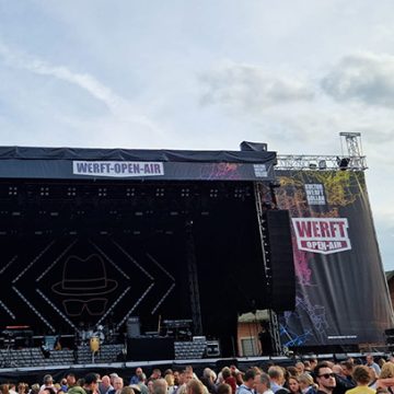 Die Bühne des Werft Open Airs: Hier sorgten Jan Delay, Dieter Bohlen und Florian Künstler & Friends für unvergessliche Momente – unterstützt von der BUHL-Niederlassung Lübeck.